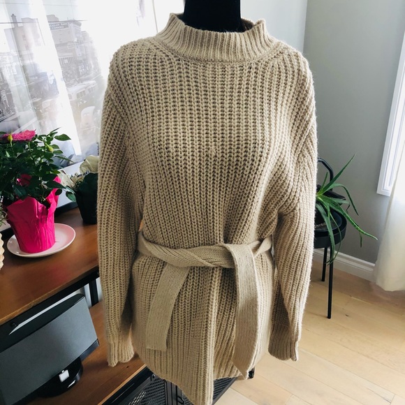 Zara Sweaters - Cable Knit Sweater